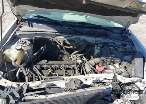 2011 Ford Escape Xls z USA, uszkodzony, nr VIN 1FMCU0C72BKC47968